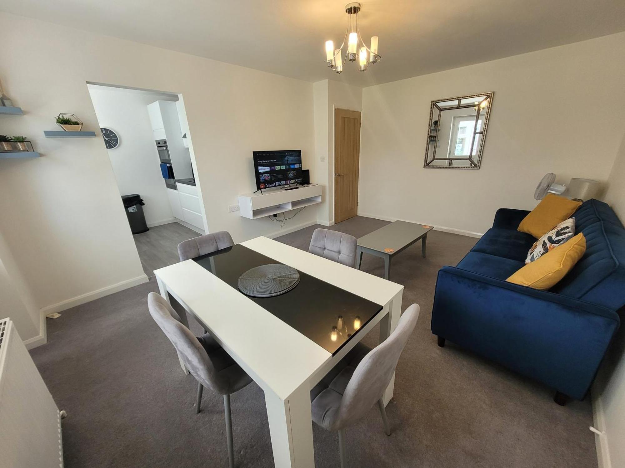 Bumblebee Bungalow - With Separate Office And Gaming Space By Catchpole Stays Κόλτσεστερ Εξωτερικό φωτογραφία