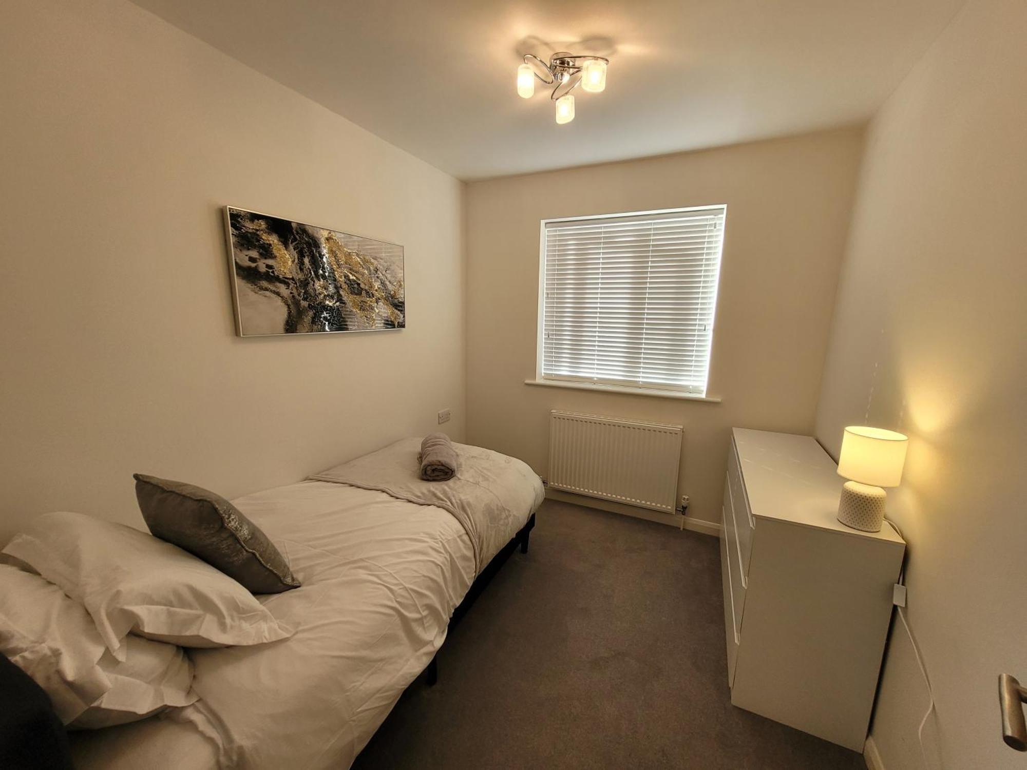 Bumblebee Bungalow - With Separate Office And Gaming Space By Catchpole Stays Κόλτσεστερ Εξωτερικό φωτογραφία